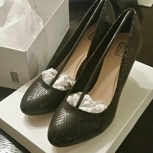 New Signature Black heels size 9